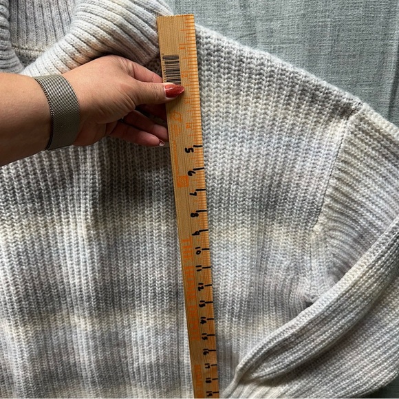 GAP Oversized Chunky Knit Turtleneck Sweater Women's XL Striped Gray Ivory - Picture 8 of 10